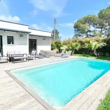 Vakantiehuis House 4p With Private Pool In Saint-raphaël Saint-Raphaël